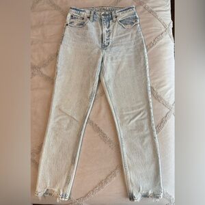 Abercrombie & Fitch The Mom High Rise Jean